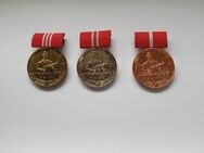 DDR Medaillen „Treue Dienste“ in Gold, Silber und Bronze - Hamburg