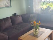 Couch zu verschenken - Steinmauern