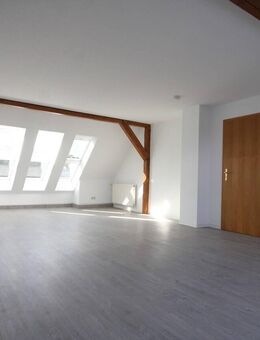 Citylage Nauen: 4-Zimmer-Dachgeschosswohnung nach umfassender Renovierung - Erstbezug - Nauen