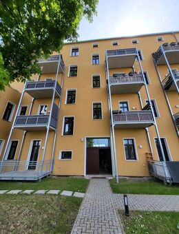Helle 3-RW mit Balkon - modernes Bad mit Wanne & Dusche - Magdeburg