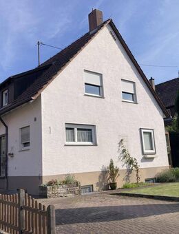 Zweifamilienhaus frei stehend mit schönem Garten, ohne Provision - Renningen