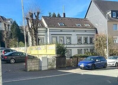 Seltene Gelegenheit…Lichtdurchflutete Erdgeschosswohnung im Zweifamilienhaus mit zwei Terrassen und Garten nähe Christuskirche...