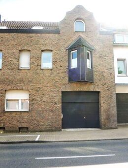 Modernisiertes Mehrgenerationenhaus mit großem Garten, Garage und geräumiger Scheune, ideal für Handwerker - Würselen