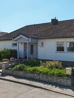 Großer Garten - kleiner Preis! Bungalow, Sanierungsbedürftig mit Grundstücksanteil (WEG) - Wettstetten