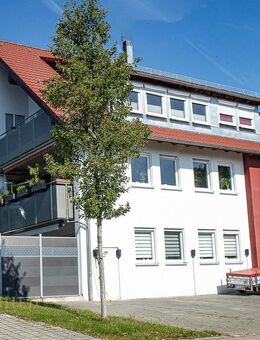 Moderne 3,5-Zimmer-Wohnung mit Balkon - Hattenhofen (Baden-Württemberg)