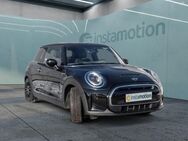 MINI Cooper S, E, Jahr 2022 - München