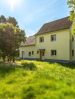 MANNELLA *Landhaus mit Charakter* - ruhige Wohnlage, großes Grundstück und Platz für neue Ideen - Much