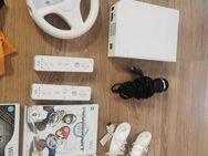 Wii mit zubehör, Spielen und Gitarre für Guitar Hero - Gardelegen (Hansestadt)