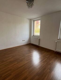 Große 4-Zimmerwohnung mit Stellplatz in Weidhausen bei Coburg! - Weidhausen (Coburg)