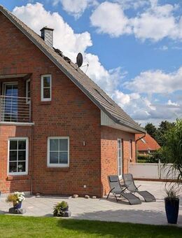 Großes Einfamilienhaus mit Einliegerwohnung in Bad Schwartau - Bad Schwartau