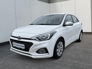 Hyundai i20, 1.0 YES 7 LRH ALLWETTER, Jahr 2019 - Teltow