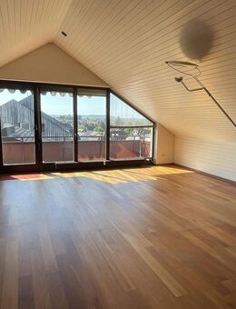 Tolle 3,5-Zimmer-DG-Wohnung in Flein mit großartiger Aussicht - Flein