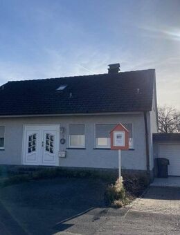 Freistehendes Einfamilienhaus in Bestlage von Niedereimer mit Einliegerwohnung - Arnsberg