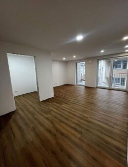 Neubau: Moderne 2-Zimmer-Wohnung mit Balkon in Nürtingen - Nürtingen