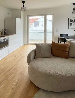 Moderne, barrierefreie Wohnung mit Bad, Gäste-WC und Loggia - Köln