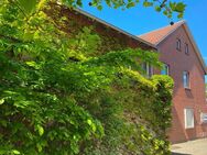 Topzentral gelegenes Wohnhaus mit optionaler, gewerblicher Verwendung sowie Keller und Garage - Lastrup