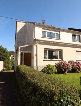 Gepflegtes 2-Familienhaus oder Mehrgenerationenhaus mit Garten und Garagen - Ottweiler