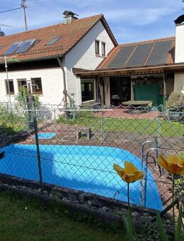 Familientraum: 8-Zimmer-Refugium mit großem Garten und Pool - Esslingen (Neckar)