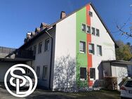 Wohn- und Geschäftshaus mit 4 Wohnungen + großer Gewerbeeinheit - Kühlräumen, Kühlmaschine, Verdampfer, Lager, Garagen - Stellplätzen - an vielbefahre - Hof