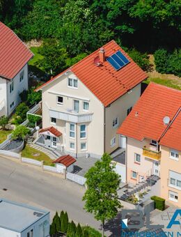 Großzügiges Zweifamilienhaus mit Garten und Privatsphäre - Pforzheim