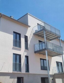 Moderne Wohnung im 1. OG mit großem Balkon und tollem Ausblick - Langenzenn