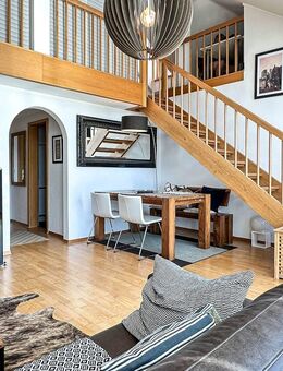Lichtdurchflutetes 1-Zimmer-Apartment mit Galerie, Balkon und cleverer Raumaufteilung - Bad Aibling