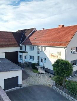 Modernisiertes Zweifamilienhaus mit ehemaliger Stallung und Scheune in Hofgeismar-Hombressen - Hofgeismar
