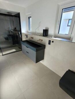 Traumhaus mit moderner Ausstattung und Carport nahe Bürgerbusch - Leverkusen