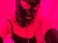 Sissy devote 23 Jahre sucht Daddy oder Mommy - Leipzig West