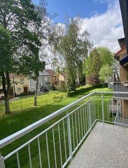 HH-SÜLLDORF/ Nähe S-Bahn, gute Wohnlage, sanierte 1 Zi.-Whg./ca. 38m², Balkon, neues Vollbad mit Fenster, EBK etc., € 770,00 inkl. - Hamburg