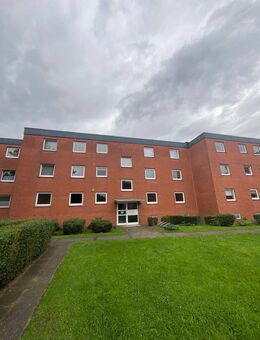 Frisch renovierte 3 Zimmer-Wohnung mit Balkon und Wannenbad mit Blick ins Grüne - Brunsbüttel