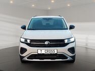 VW T-Cross, 1.0 l TSI Life OPF, Jahr 2022 - Weißenfels