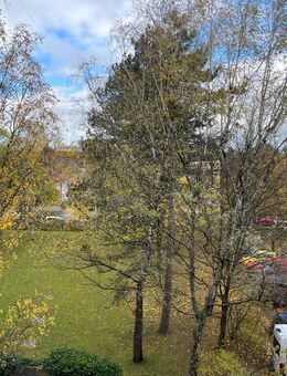 Großzügige Wohnung mit Balkon und Tiefgaragenstellplatz direkt am Viebigplatz - München