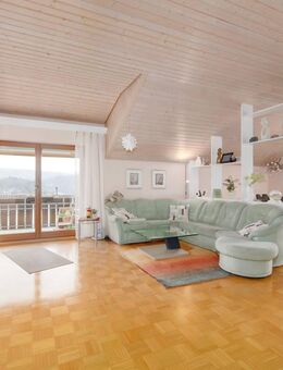 Ruhe und Aussicht garantiert! Stilvolle 3,5-Zimmer-DG-Wohnung mit Kamin und Garage! - Pforzheim