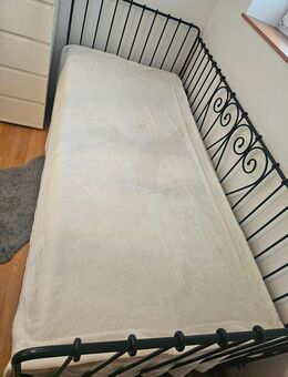 Bett in Schwarz - Konstanz