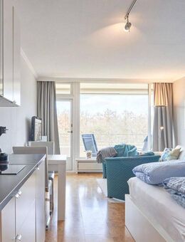 Sonnenbalkon mit Blick auf Wald und Meer - direkt von privat - Timmendorfer Strand