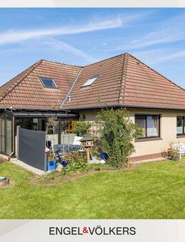 Familienfreundlicher Bungalow mit Wintergarten, Kamin und großem Garten ! - Rhauderfehn