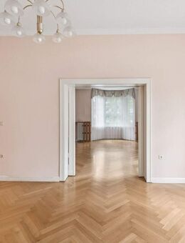 Stattliche Fabrikanten-Villa mit Doppelgarage auf einem Parkähnlichen Gartengrundstück - Zeuthen