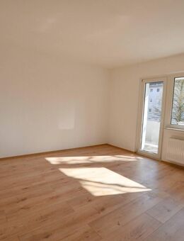 Möbel rein und fertig. Frisch sanierte 3-Raum Wohnung mit Balkon in Duisburg-Overbruch - Duisburg