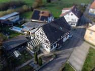 VIEL PLATZ DRINNEN & DRAUSSEN! Charmantes 3-Familien-Fachwerkhaus mit Pool, Wintergarten, Garage - Salem (Baden-Württemberg)