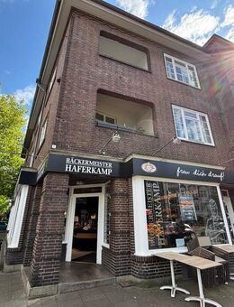 Altbauwohnung- 3 Zimmer, Holzdielen, hohe Decken und kl. Balkon mitten in Schwachhausen - Bremen