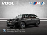 BMW iX, xDrive40 Pan Park Assistant Plus, Jahr 2022 - Mühldorf (Inn)