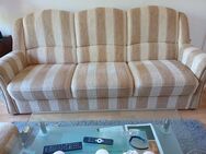 Couch / Schlafsofa mit Ottoman ab zu geben - Herne