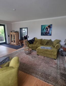 Liebevoll restaurierter Resthof mit Einliegerwohnung, Stallungen und professionellem Reitplatz - Nübel