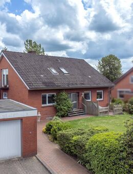Ruhig gelegenes Zweifamilienhaus mit schön eingewachsenem Grundstück in Fockbek - voll vermietet - Fockbek