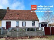 DOPPELHAUSHÄLFTE MIT EINBAUKÜCHE + GROSSEM DACHBODEN + TERRASSE + GARAGE + GRUNDSTÜCK - Siedenbollentin