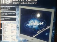 Medion LCD 19\" Color Flachbildschirm 48,2 cm VGA+DVI-D Anschluss für PC oder Notebook - Celle
