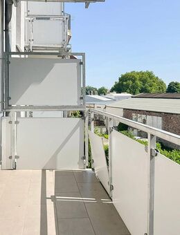 Helle und moderne Wohlfühlwohnung mit Balkon - Düsseldorf