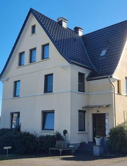 Mehrfamilienhaus mit flexibler Nutzung: Eigenheim plus Mietwohnung - Oerlinghausen