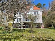 Premiumlage - Kernsanierte Villa mit unverbaubarer Seesicht - Meersburg